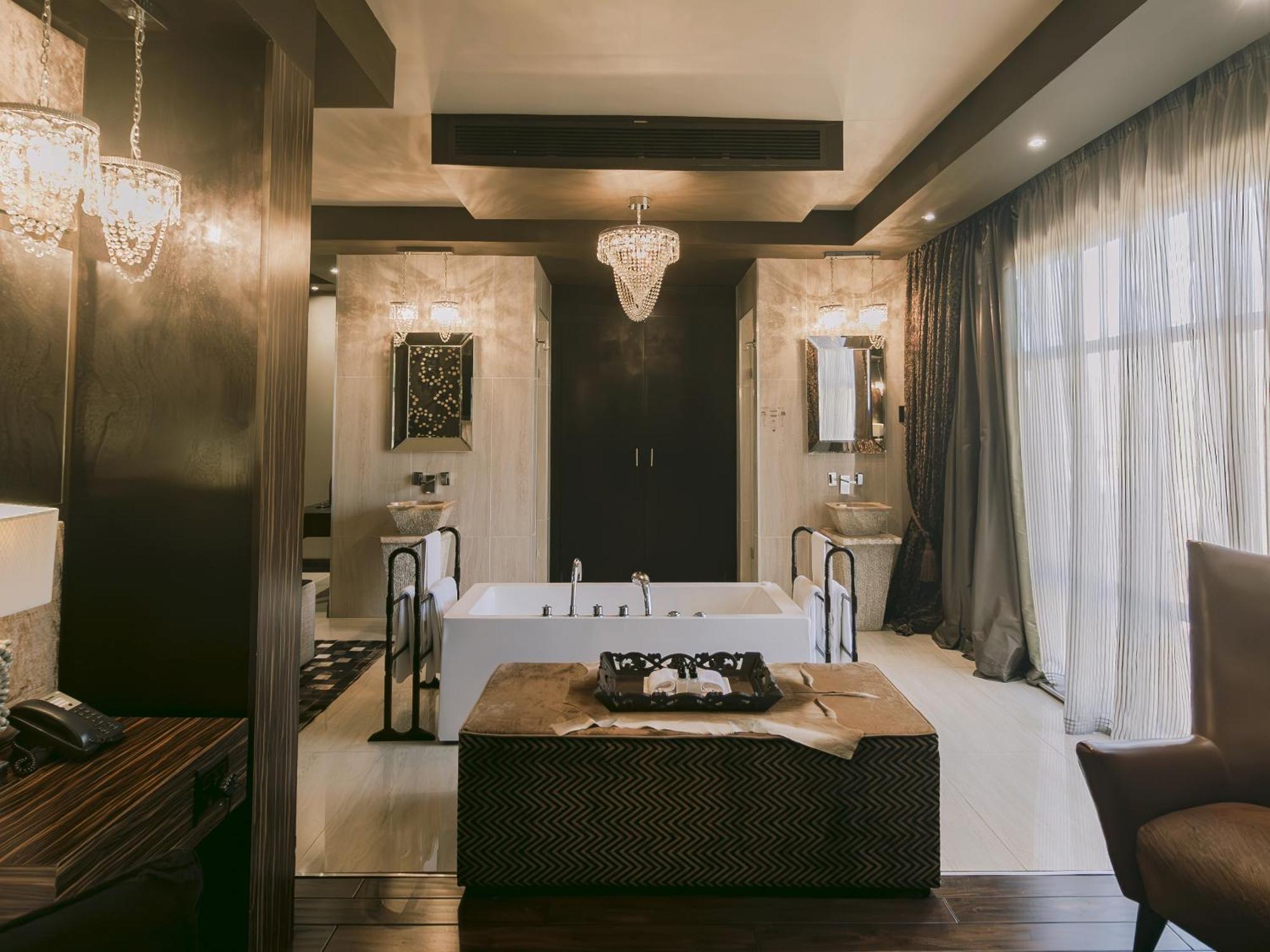 Lodge Palala Boutique Game And *
